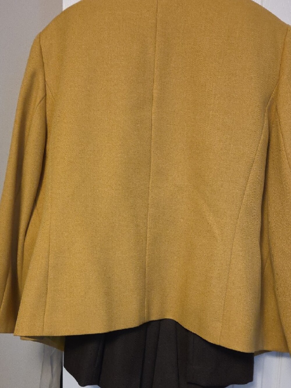 Tahari Golden Mustard Tailored Women's Blazer Jacket and Matching Brown Skirt - Picture 3 of 6